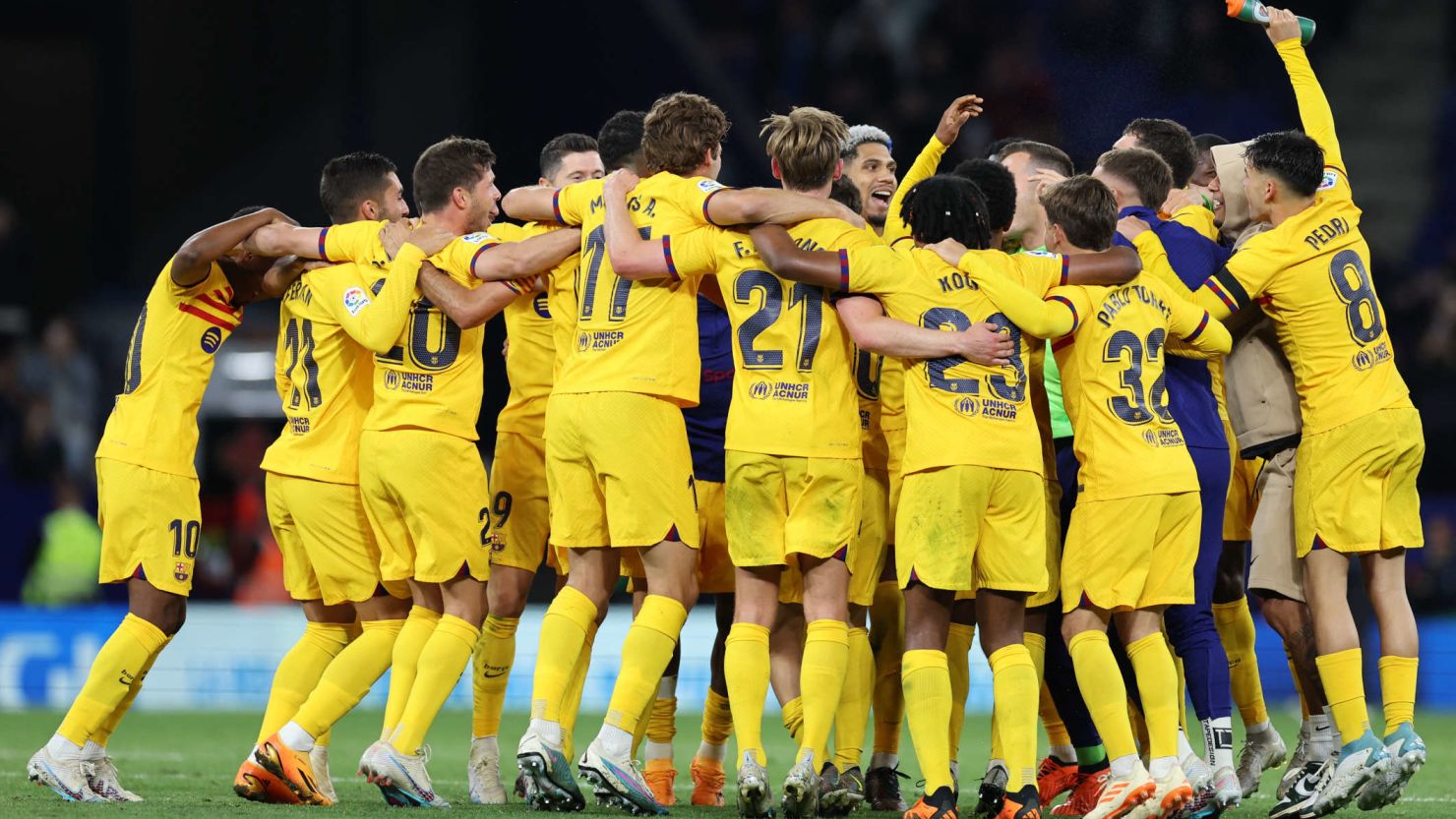 更表达了对 更表达了对